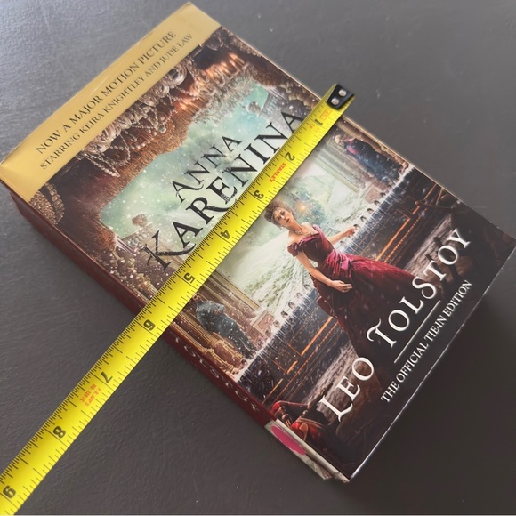 Anna Karenina Classic Paperback Novel Leo Tolstoy 2012 Keira Knightly USA - Picture 4 of 9